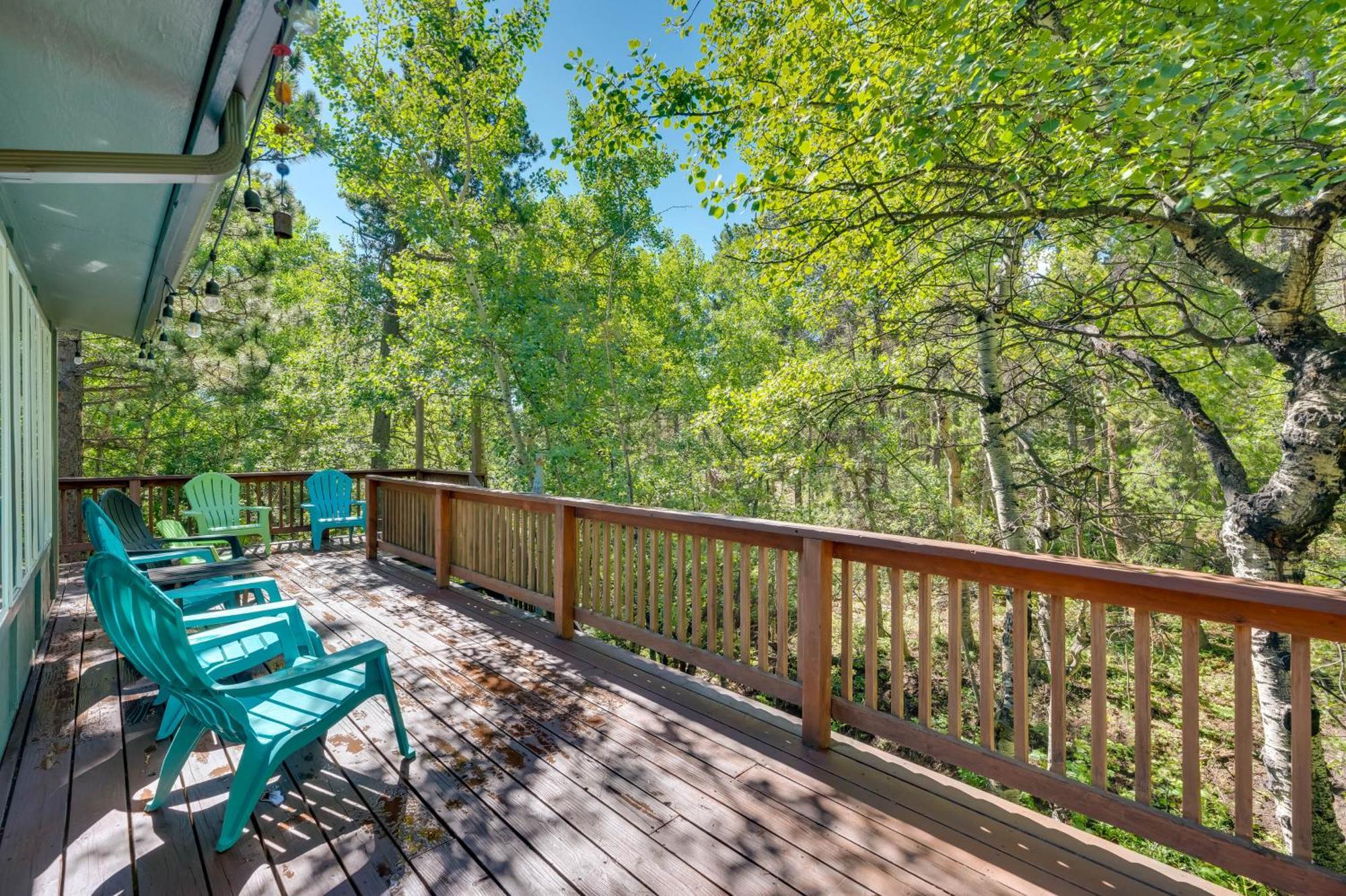 Stunning Golden Home With Deck About 35 Mi To Denver! Exterior foto